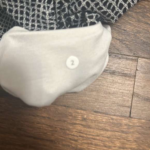 Lululemon Black and White Full Length Leggings, Size 2 - Picture 7 of 7